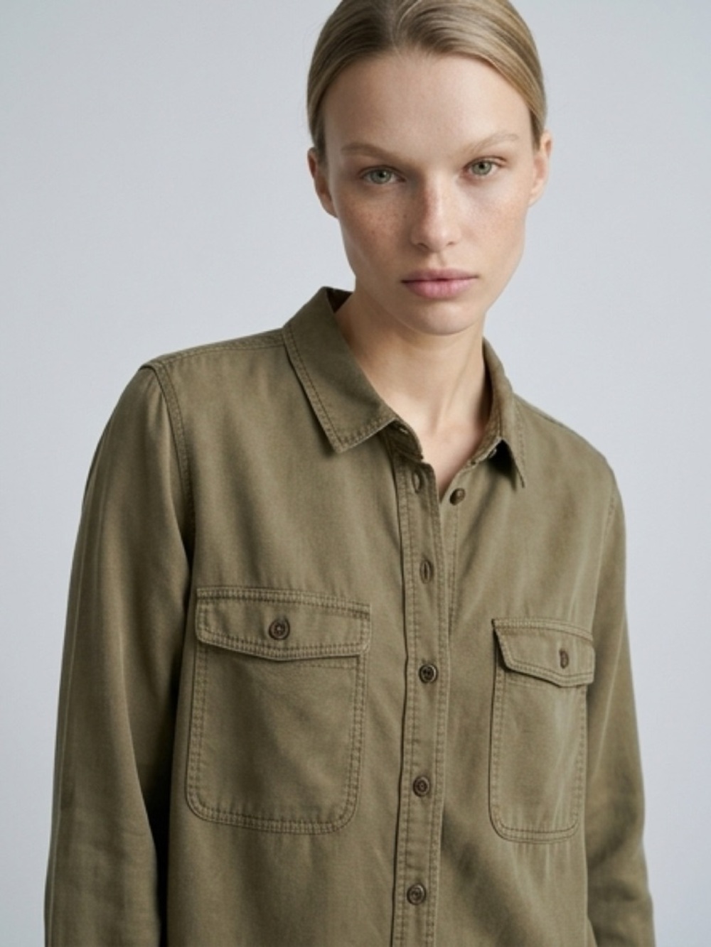WOMEN’S SOCIAL STANDARD BY SANCTUARY ARMY GREEN GORP-CORE TENCEL BUTTON-DOWN TOP